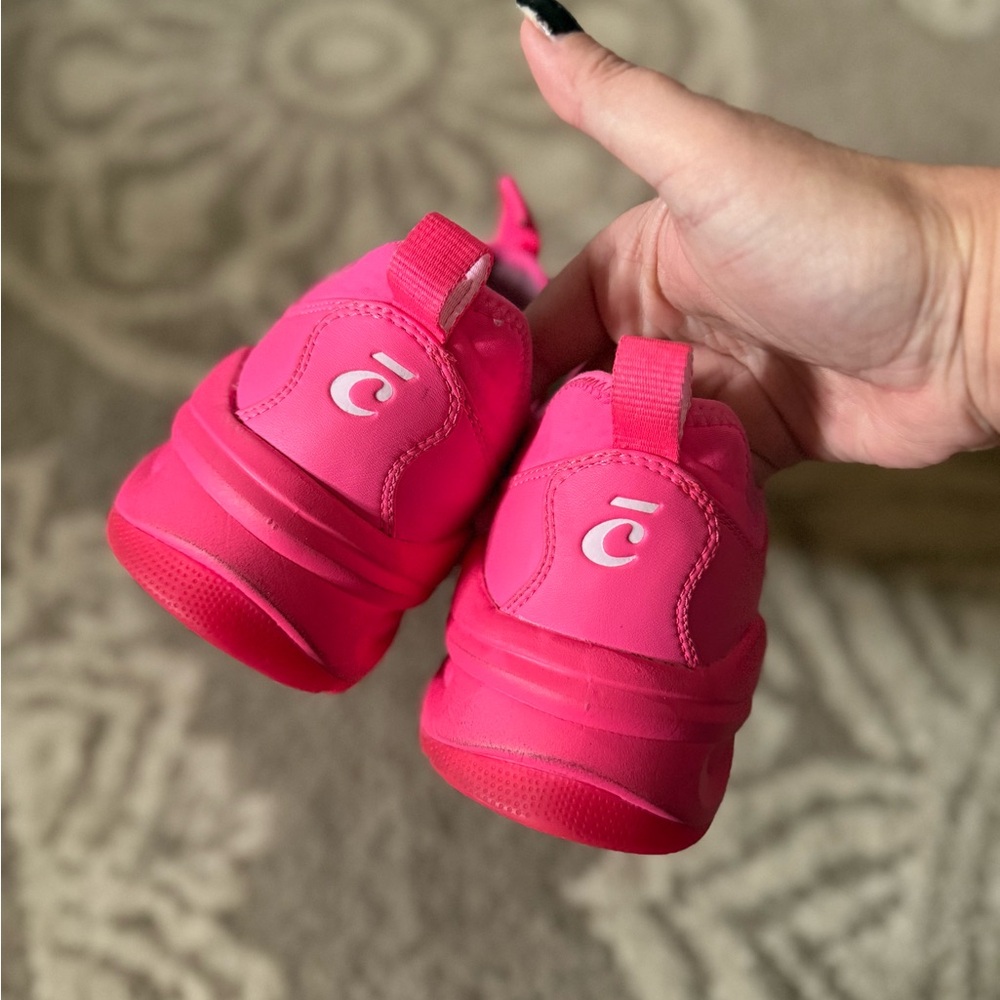 C Women's Vibrant Pink Athletic Shoes